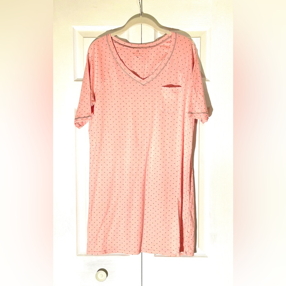 Cuddl Duds Pink and Gray Polka Dot V-Neck Short Sleeve Sleep Shirt/ Night gown